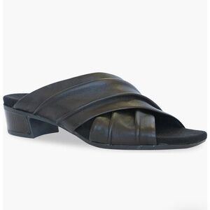 Munro Lee Black Lamb Leather Slide Sandal